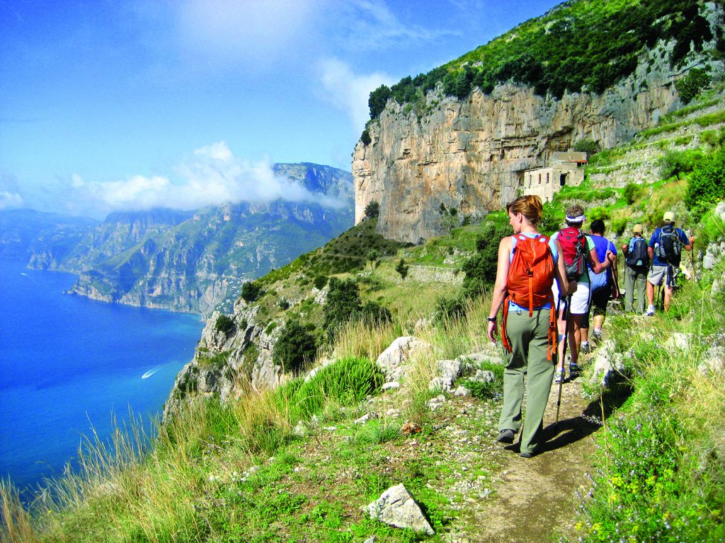 hiking tour guide course